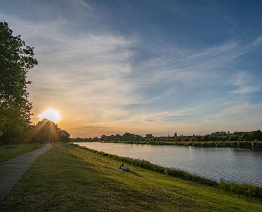 Beim Werderseelauf in den Sonnenaufgang starten