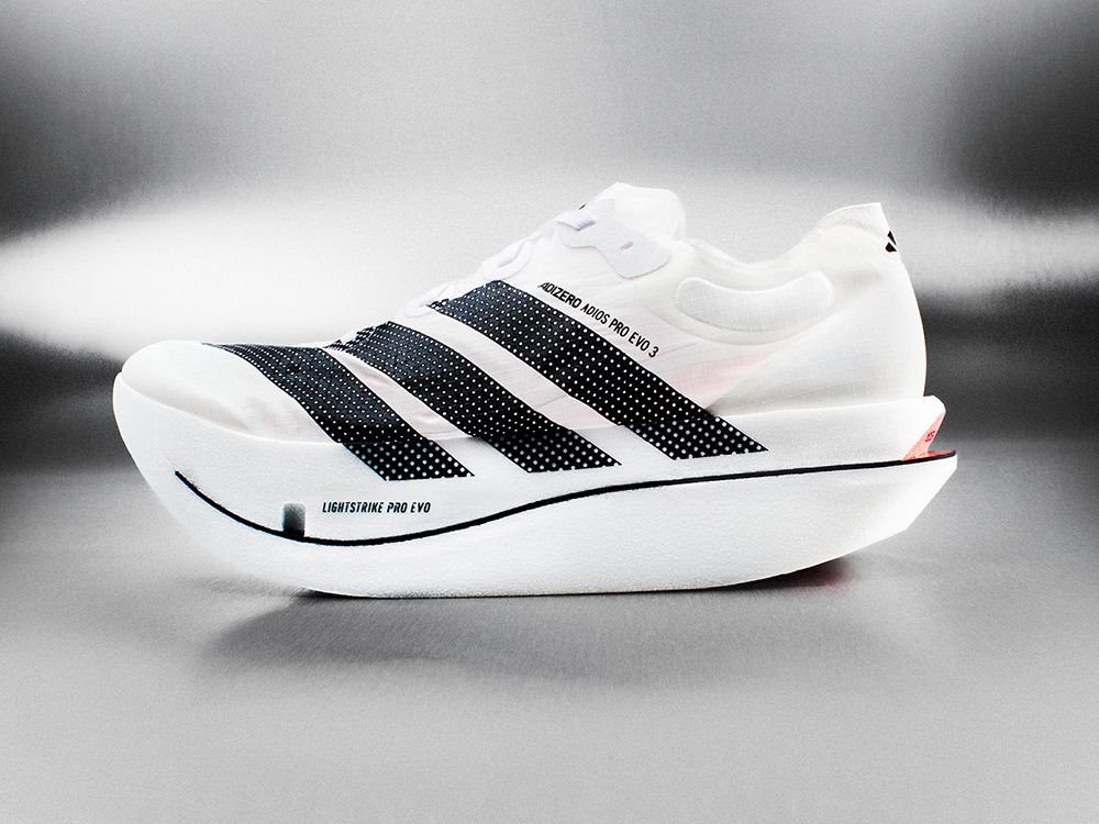 50 Prozent leichtere Dämpfungsschaum zeichnet den Adidas Evo 3 aus