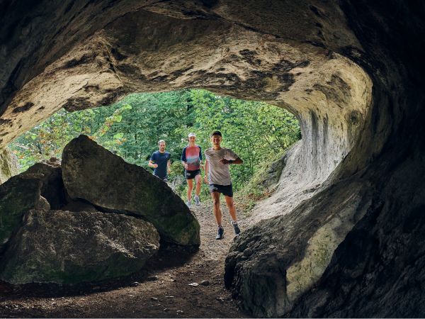 Höhlen locken zum Trailrunning in die Fränkische Schweiz